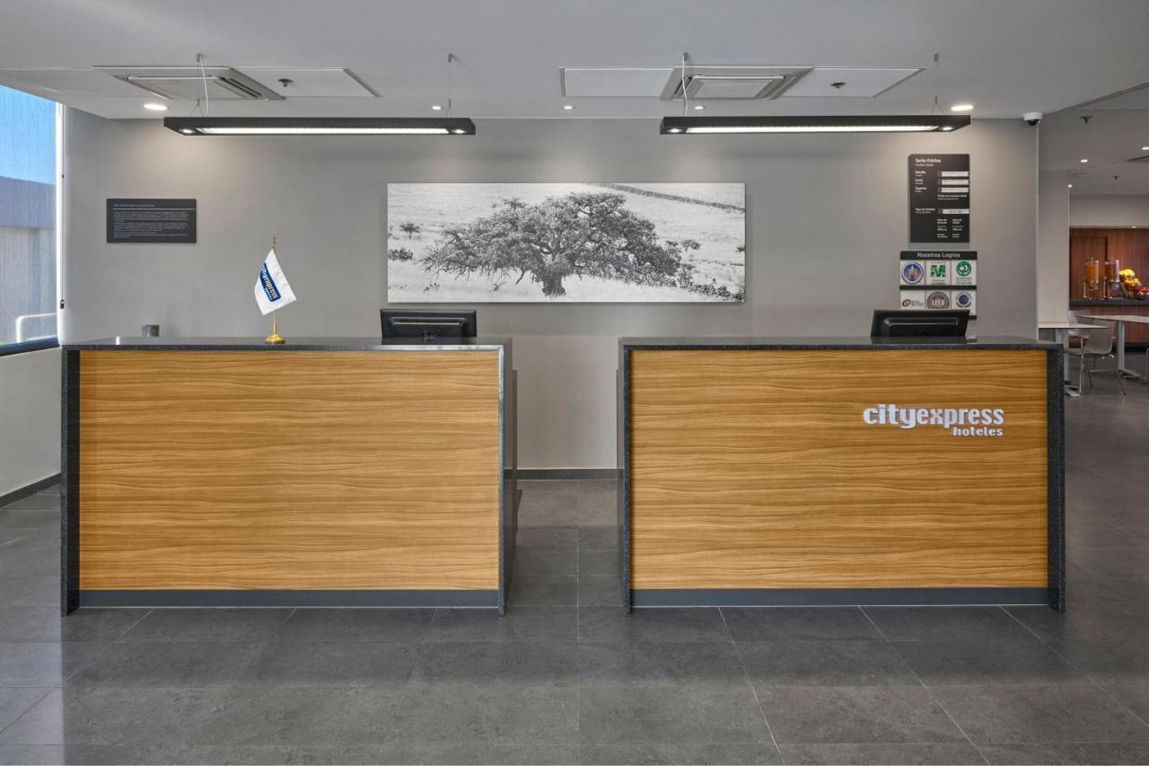 City Express By Marriott Toluca Exterior foto